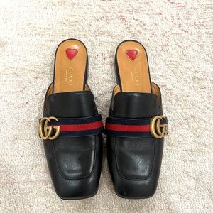 Authentic -Gucci Black Leather Open Back Flats 37